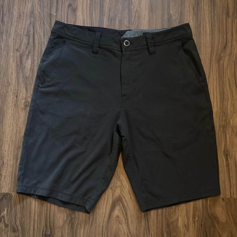 VOLCOM • Chino • Shorts • TRUE TO THIS • Black • 32 • Modern Fit • REPREVE •